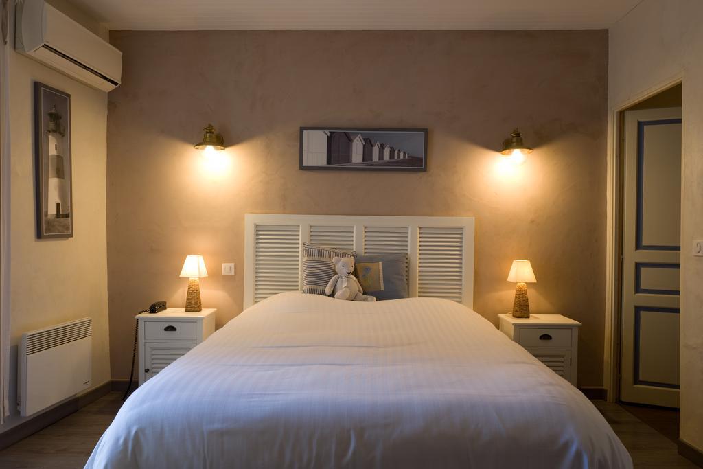 Le Crillon Hotel Murs  Eksteriør billede