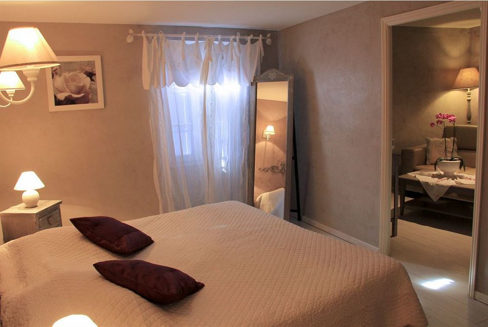 Le Crillon Hotel Murs  Eksteriør billede