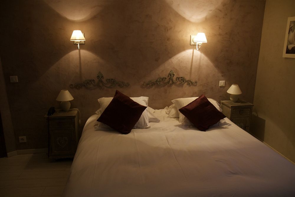 Le Crillon Hotel Murs  Eksteriør billede