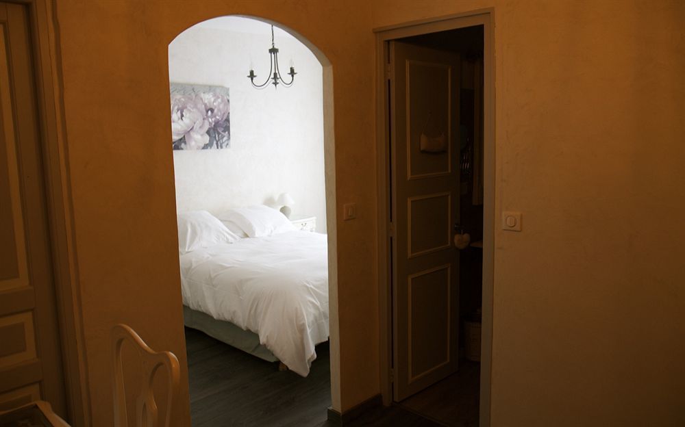 Le Crillon Hotel Murs  Eksteriør billede