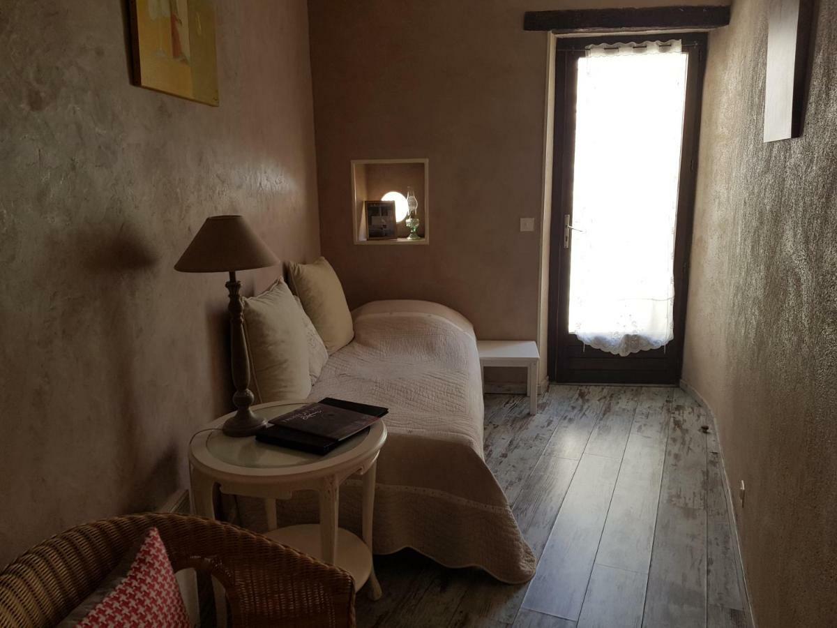 Le Crillon Hotel Murs  Eksteriør billede