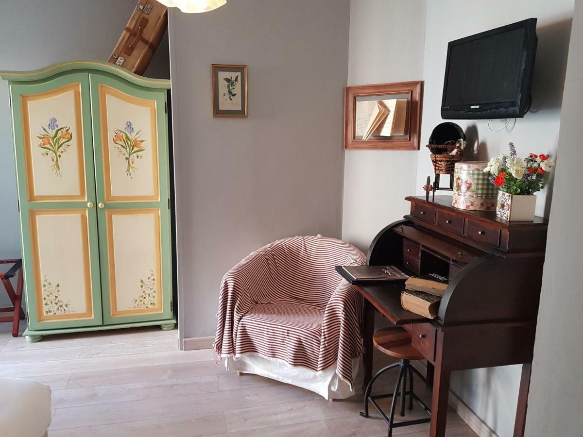 Le Crillon Hotel Murs  Eksteriør billede